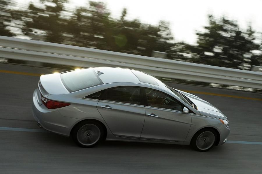  Hyundai Sonata 2.0T 2010 года  (фото 46 из 67)